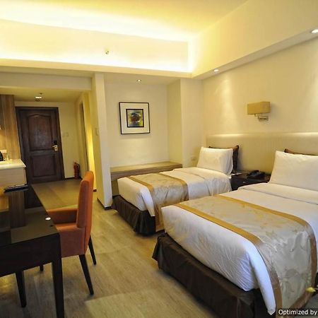 Imperial Palace Suites كويزون سيتي المظهر الخارجي الصورة