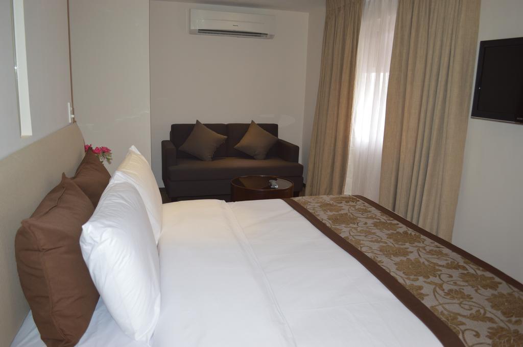 Imperial Palace Suites كويزون سيتي المظهر الخارجي الصورة