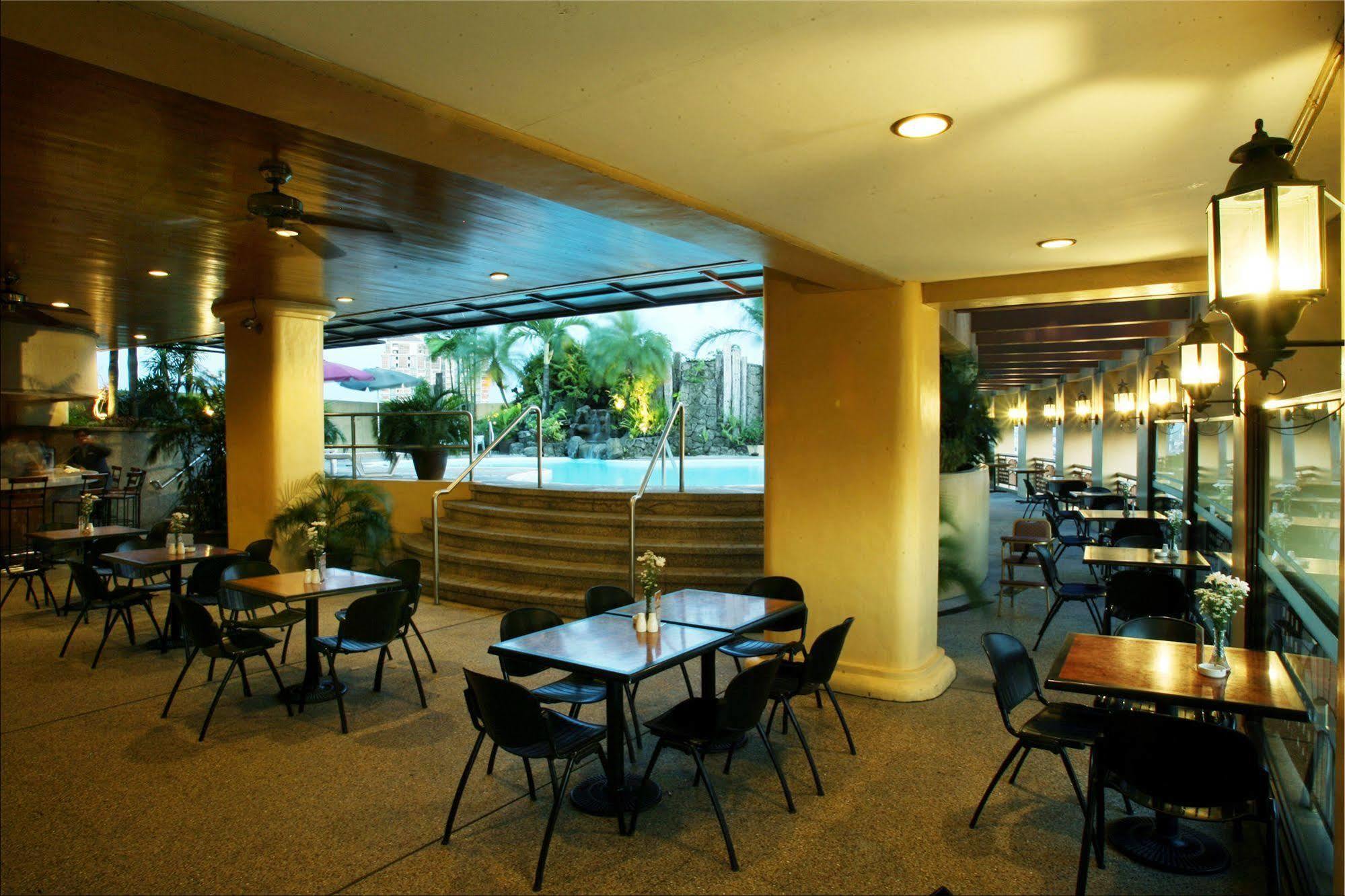 Imperial Palace Suites كويزون سيتي المظهر الخارجي الصورة