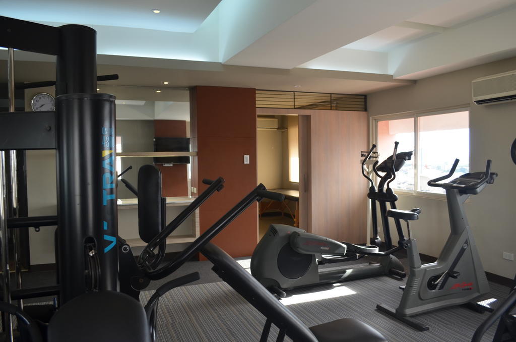 Imperial Palace Suites كويزون سيتي المظهر الخارجي الصورة