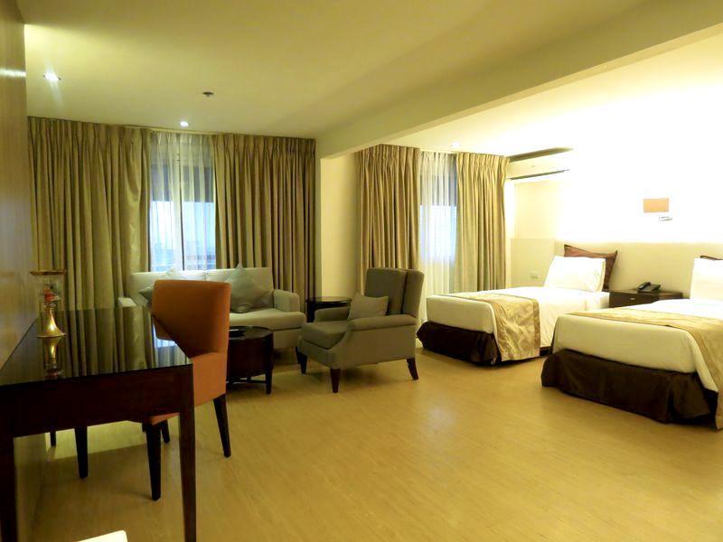 Imperial Palace Suites كويزون سيتي المظهر الخارجي الصورة