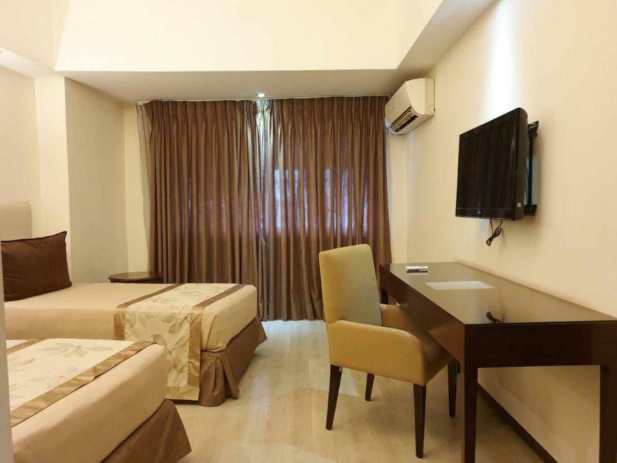Imperial Palace Suites كويزون سيتي المظهر الخارجي الصورة