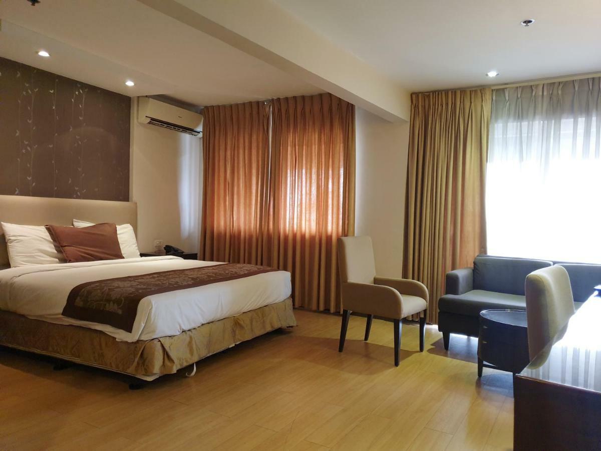 Imperial Palace Suites كويزون سيتي المظهر الخارجي الصورة