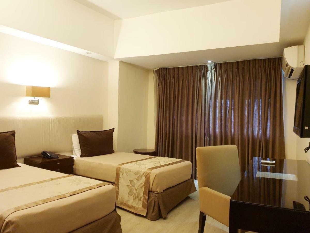 Imperial Palace Suites كويزون سيتي المظهر الخارجي الصورة