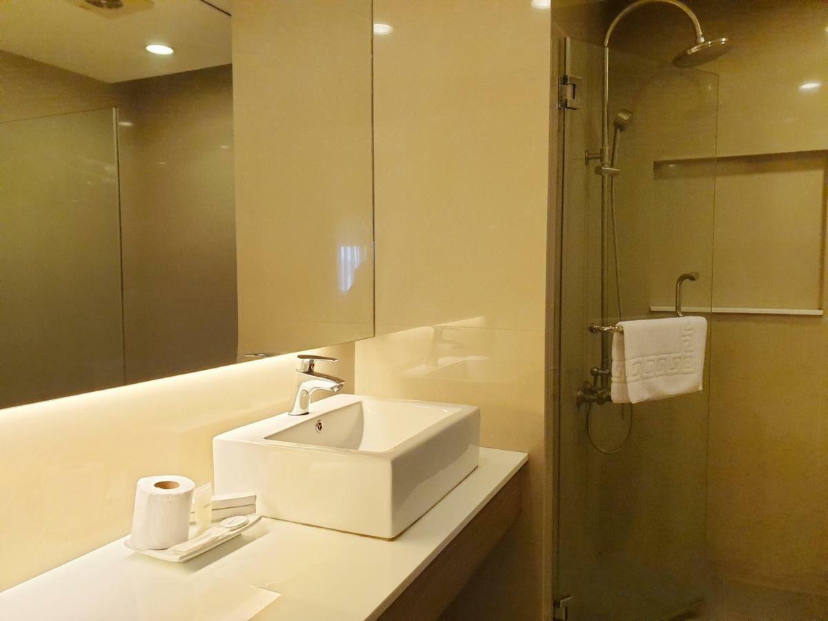 Imperial Palace Suites كويزون سيتي المظهر الخارجي الصورة