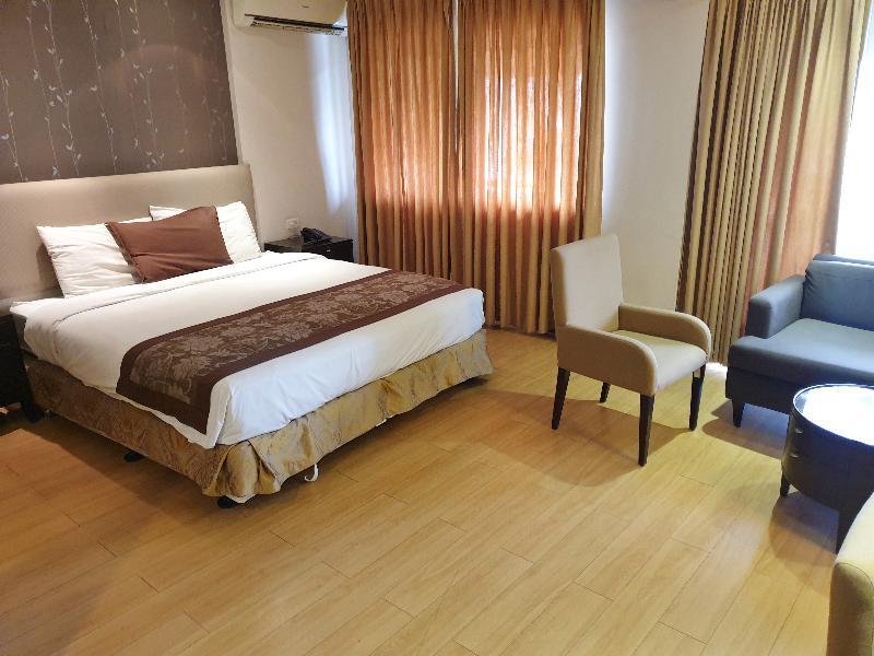 Imperial Palace Suites كويزون سيتي المظهر الخارجي الصورة