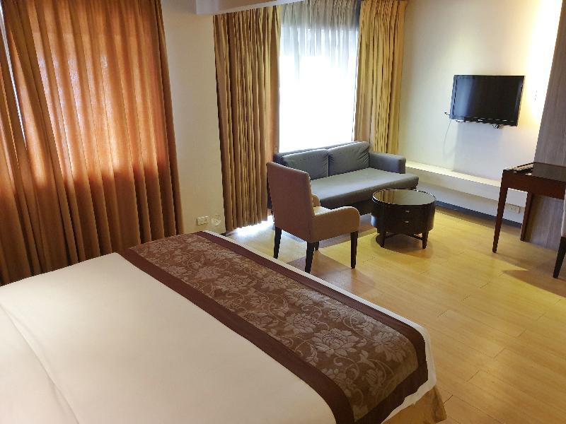 Imperial Palace Suites كويزون سيتي المظهر الخارجي الصورة