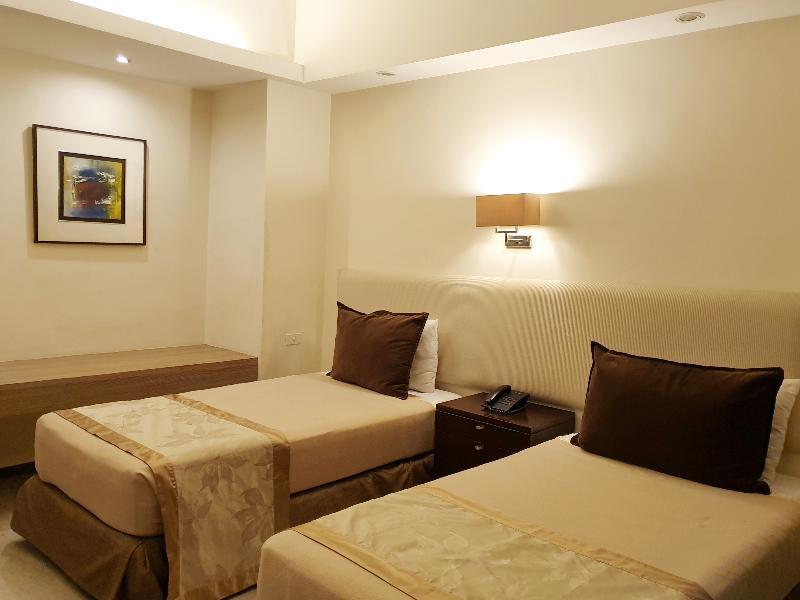 Imperial Palace Suites كويزون سيتي المظهر الخارجي الصورة